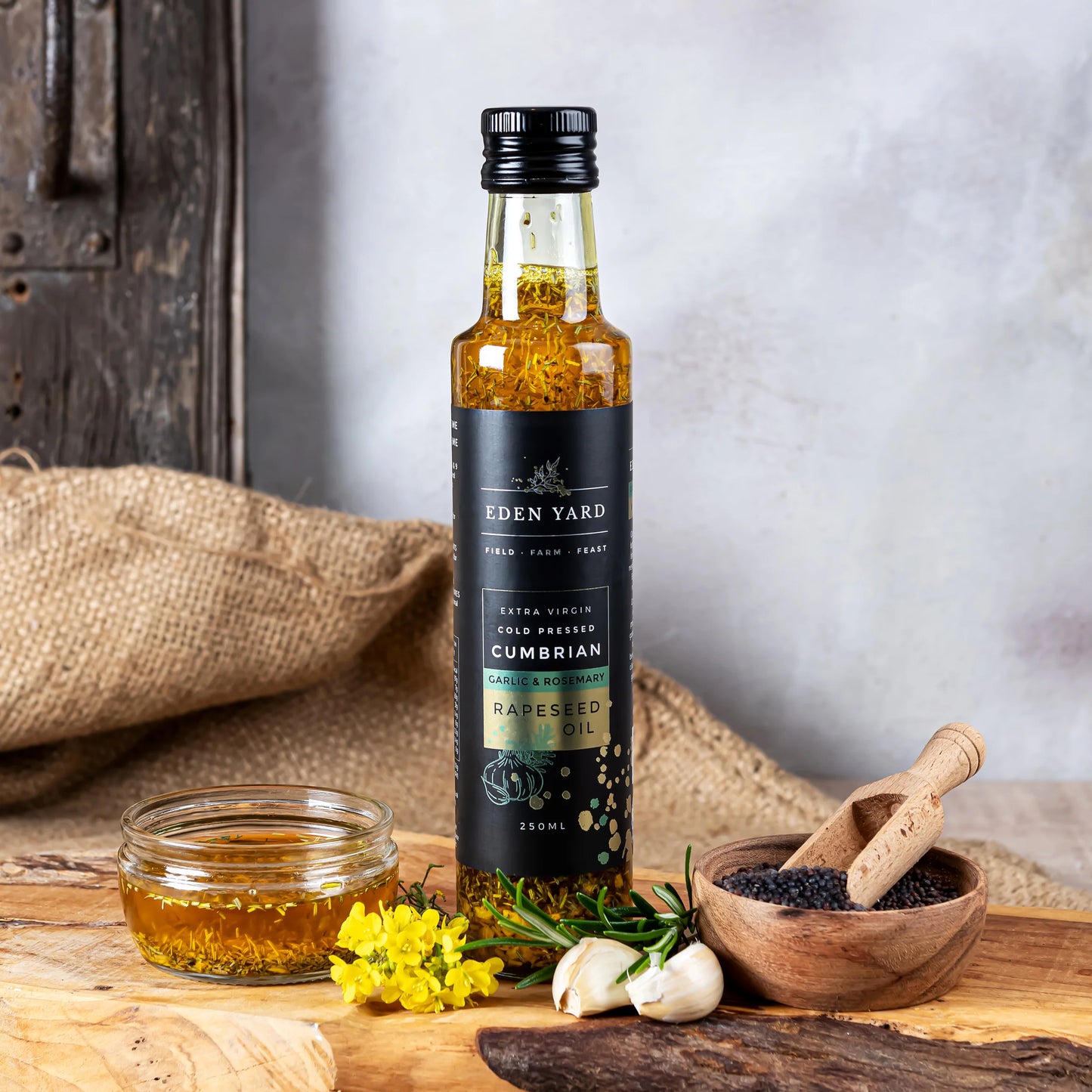 Eden Yard Garlic & Rosemary Rapeseed Oil 250ml