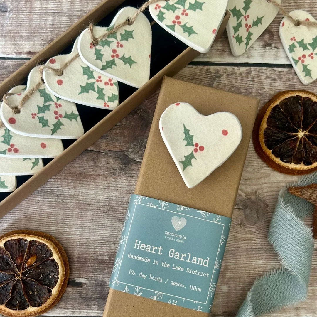 Cornucopia Holly Christmas Garland – Handmade Clay Heart Decoration